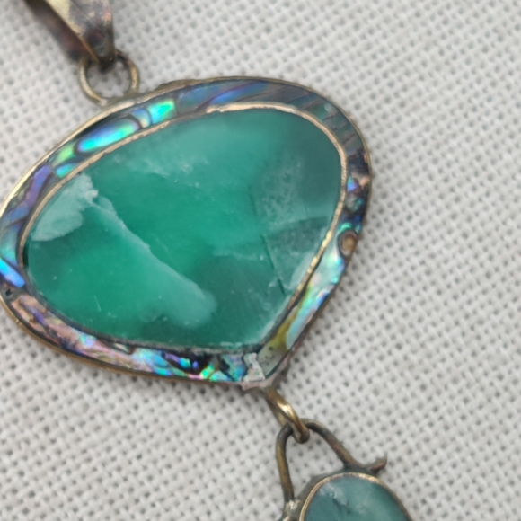 Vintage Abalone And Green Agate Pendant Necklace - Picture 4 of 7